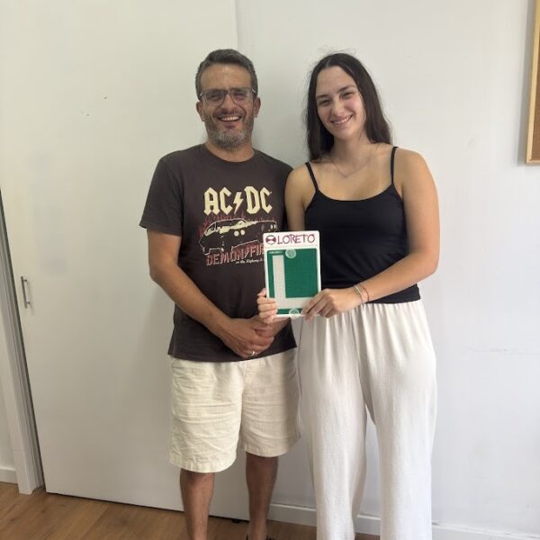 ¡Enhorabuena Julia, Soledad y Pol! 🎉🚗
¡Hoy os lleváis un gran APTO y una enorme sonrisa! ✅😄
Estamos súper orgullosos de vosotras por haber conseguido superar el examen de circulación.
¡El esfuerzo y las ganas han dado resultado, y ya podéis decir que sois nuevas conductoras! 🛣️✨
Desde AUTOESCOLA LORETO os felicitamos por este gran paso y por confiar en nosotros en todo el proceso.
¡Ahora toca disfrutar de la carretera con seguridad y libertad! 💙💪🏼
#FelicidadesJuliaYSoledad #AptoConseguido #CarnetDeConducir #autoescuelaloreto  #NuevasConductoras #VamosPorElCarnet #ExamenSuperado #OrgulloAutoescuela