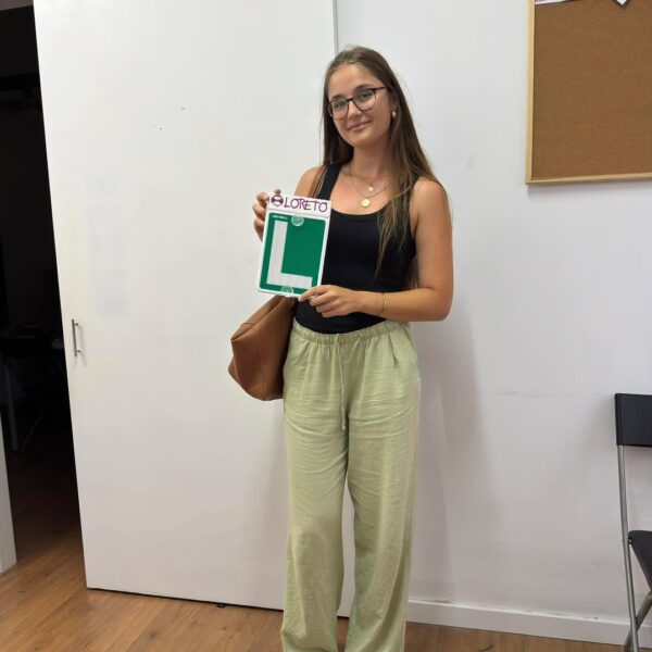 ¡Enhorabuena Karen y Olivia! 🎊🚗
¡A la primera y con un APTO como una casa! ✅💥 ¡OLE, OLE Y OLE! 👏🏼👏🏼👏🏼
Estamos orgullosísimos de vosotras por superar el examen de circulación a la primera.
Vuestra actitud, constancia y confianza han sido clave… ¡y hoy ya sois CONDUCTORAS! 🛣️✨
Gracias por confiar en AUTOESCOLA LORETO para acompañaros en este camino.
¡Ahora a disfrutar de esta nueva etapa sobre ruedas con responsabilidad y alegría! 💙💪🏼
#EnhorabuenaKarenYOlivia #AptoALaPrimera #CarnetConseguido #autoescuelaloreto #ExamenSuperado #VamosPorElCarnet #NuevasConductoras #OrgulloAutoescuela  #nuevosconductores #sitges #enhorabona #autoescolaloreto #enhorabuena #loreto #autoescuelaloreto #aptos #autoescuela #autoescola #sitges #adisfrutar #felicitaciones #nuevaetapa